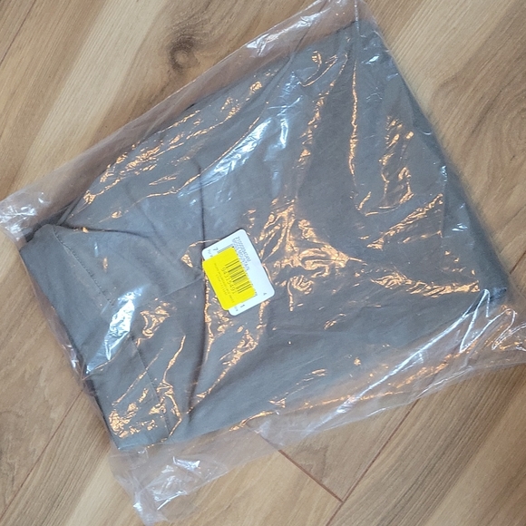 NWT INC by Macy's Moss Mountain Lace - Inset Crop Leggings - Picture 3 of 4